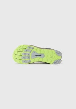 Altra LONE PEAK 9 WATERPROOF LOW - Hiking Shoes - Lime/black -Stock X d743690300f0463fa954f306bdc740e2