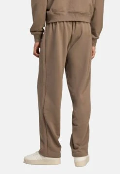 Stock X -Stock X d7a5ecf2ddee4e398b9f7a721544c1e1