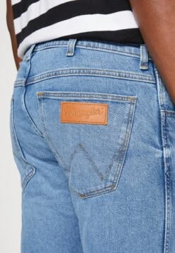 Wrangler Bryson - Jeans Skinny Fit - The Dude -Stock X d9135a00f9e14168bdc60587ad780f68