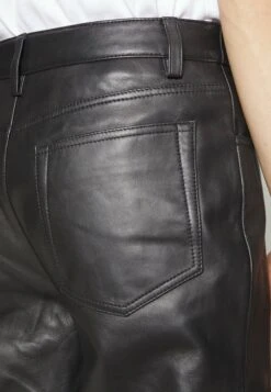 Han Kjøbenhavn Relaxed Fitted Trousers - Leather Trousers - Black -Stock X d9b1f06bcf8f4be6a5463d5331e2b57d