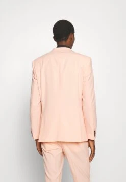 Hugo Henry Getlin232X Set - Suit - Light/Pastel Red -Stock X d9b7f5e1226842c697083a0a35f4d53f