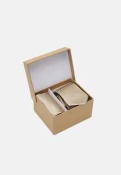 Pier One Set - Pocket Square - Beige -Stock X dae22eb1283541c98e7012d1c86f16c1