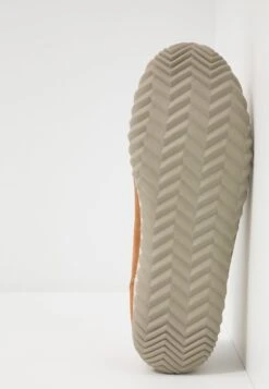 Sorel Dude - Slippers - Elk -Stock X daeac812a6864df4b5f1f0a01ff93ac9