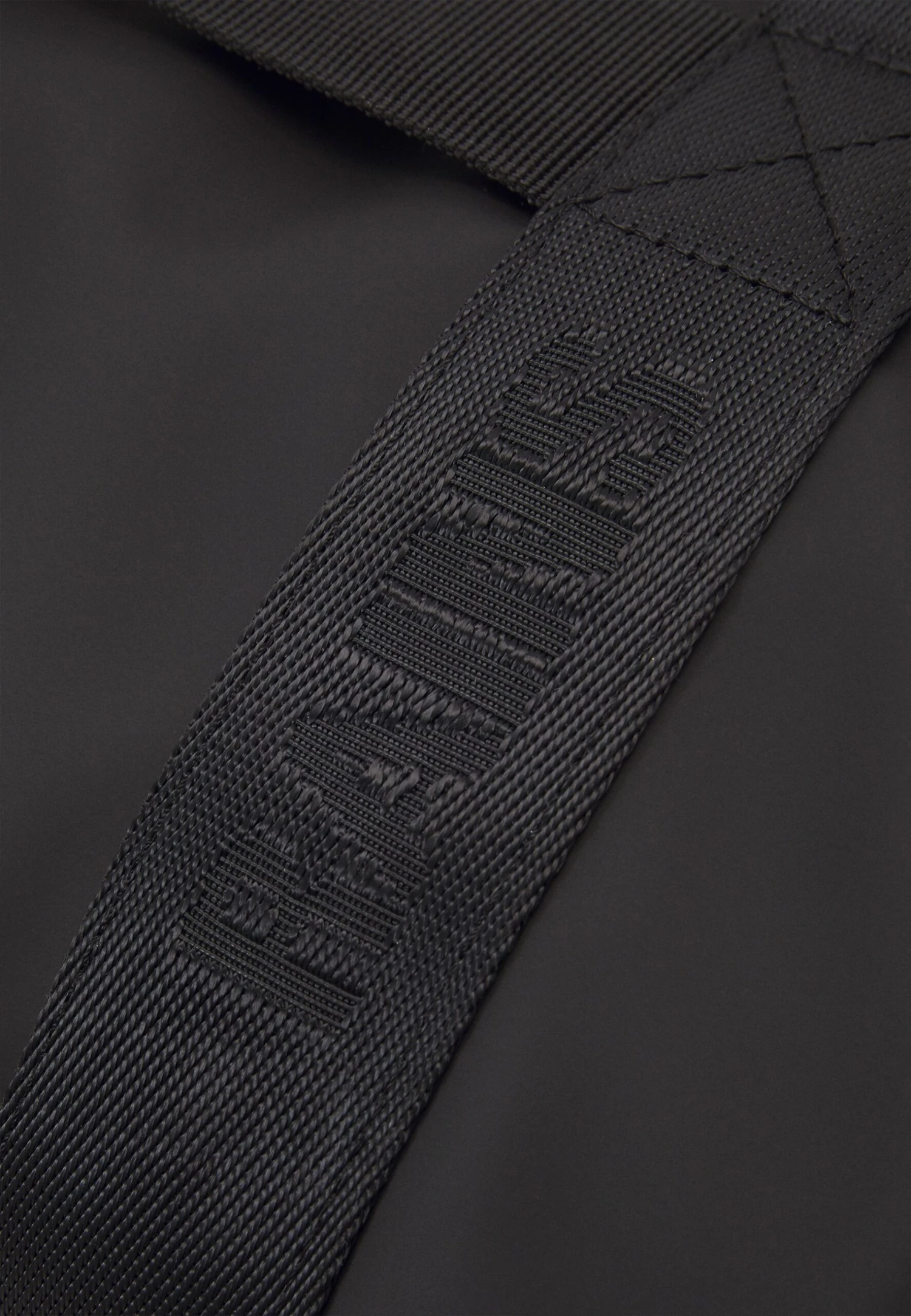 Rains Trail Rolltop Duffel Unisex - Weekend Bag - Black 7 Rains Trail Rolltop Duffel Unisex - Weekend Bag - Black - Image 5