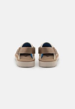Ugg Goldencoast Clog - Mules - Sand/Santorini -Stock X dbefc085f4b4429592d19cbf0523306f