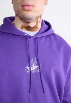 Nike Sportswear CLUB RUN REISSUE - Sweatshirt - Wild Grape/ghost -Stock X dc4908dd28b144d38f1b4b253b2a295c