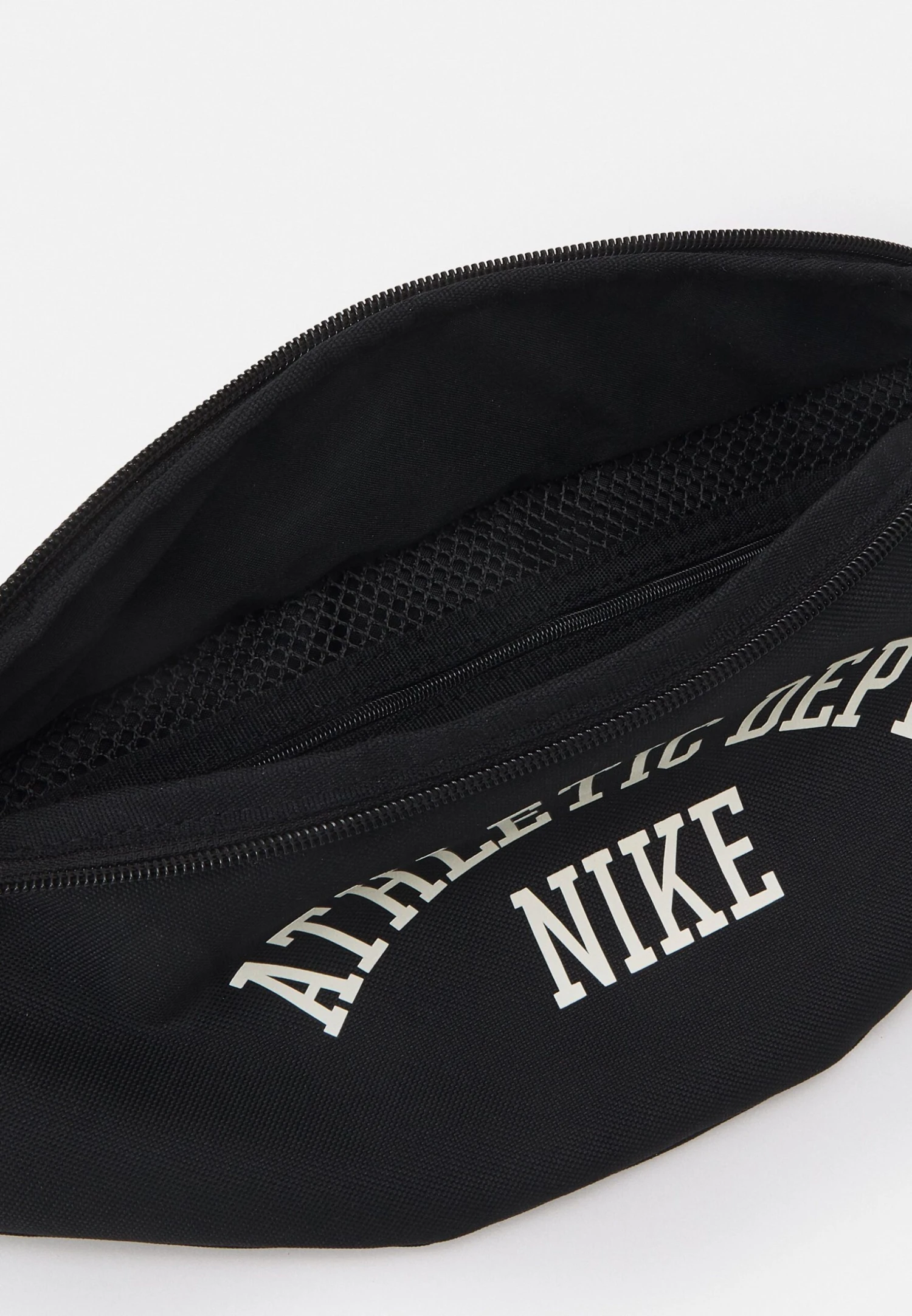 Nike Sportswear Heritage - Bum Bag - Black/Sail 5 Nike Sportswear Heritage - Bum Bag - Black/Sail - Image 3