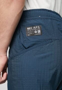 Nike Performance Pant - Tracksuit Bottoms - Armory Navy/Black -Stock X dcce3801819f4569b6d9e0f7f1066ed1