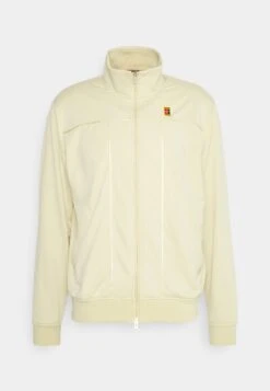 Nike Performance Heritage - Training Jacket - Team Gold -Stock X dd05c26bb49a4e848fb8cb582f9a9fcf