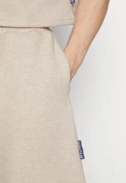 Cyrus Unisex - Shorts - Grau -Stock X de0658692f154f0cba2f8c51e47d05fc