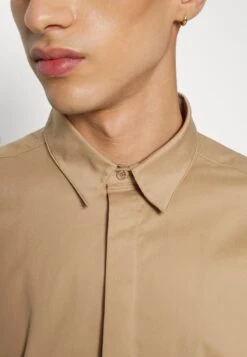 Vernal Shirt - Shirt - Beige -Stock X de073c1b5f7544bea2ed6c24794fe18d