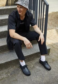 Clarks Originals Wallabee - Casual Lace-Ups - Black -Stock X de2938c9ae2e4e1ab370855315a871f6