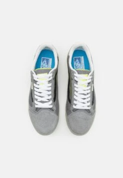 Vans Evdnt Ultimatewaffle Unisex - Trainers - Static Frost Grey/White -Stock X de4dfc7b21844349bd99b66ddee181f8