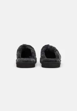 Shepherd HUGO - Slippers - Matt Black -Stock X de91379bef6a4051aeb722891ac2150c