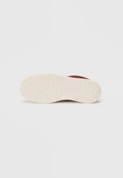 Guess PLAZA - Trainers - Brown Grey -Stock X def91543b6fb429f8a36320086480235