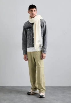 BOLD FOX HEAD SCARF UNISEX - Scarf - Paper -Stock X e011496fa0414f91957b5cf1708053e4