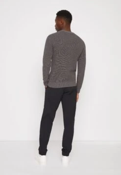 Selected Homme Slhrocks Crew Neck - Jumper - Medium Grey Melange -Stock X e0cf291767d542c7a8476047e4fb967e