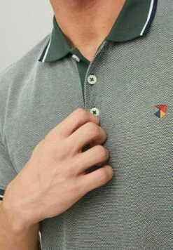 JACK&JONES Premium JprbluwinSs Sts - Polo Shirt - Sycamore 11 JACK&JONES Premium JprbluwinSs Sts - Polo Shirt - Sycamore -Stock X e0e65cd406d84f80bdd535023c1ddd84