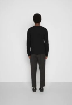 Long Sleeve - Long Sleeved Top - Black -Stock X e18abc488cf84f4e9d4e6e541288f2d8