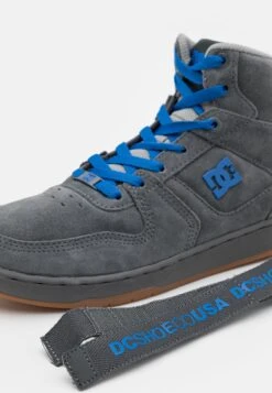 DC SHOES Pensford Unisex - High-Top Trainers - After Dark -Stock X e1d740c94a4640bc8e0f34b61a300f57