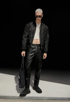 Han Kjøbenhavn Jacket Cropped - Bomber Jacket - Black