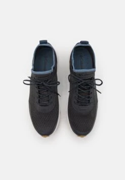 Columbia Summertide - Hiking Shoes - Shark/White -Stock X e26195e4884a494ebad340934375e02f