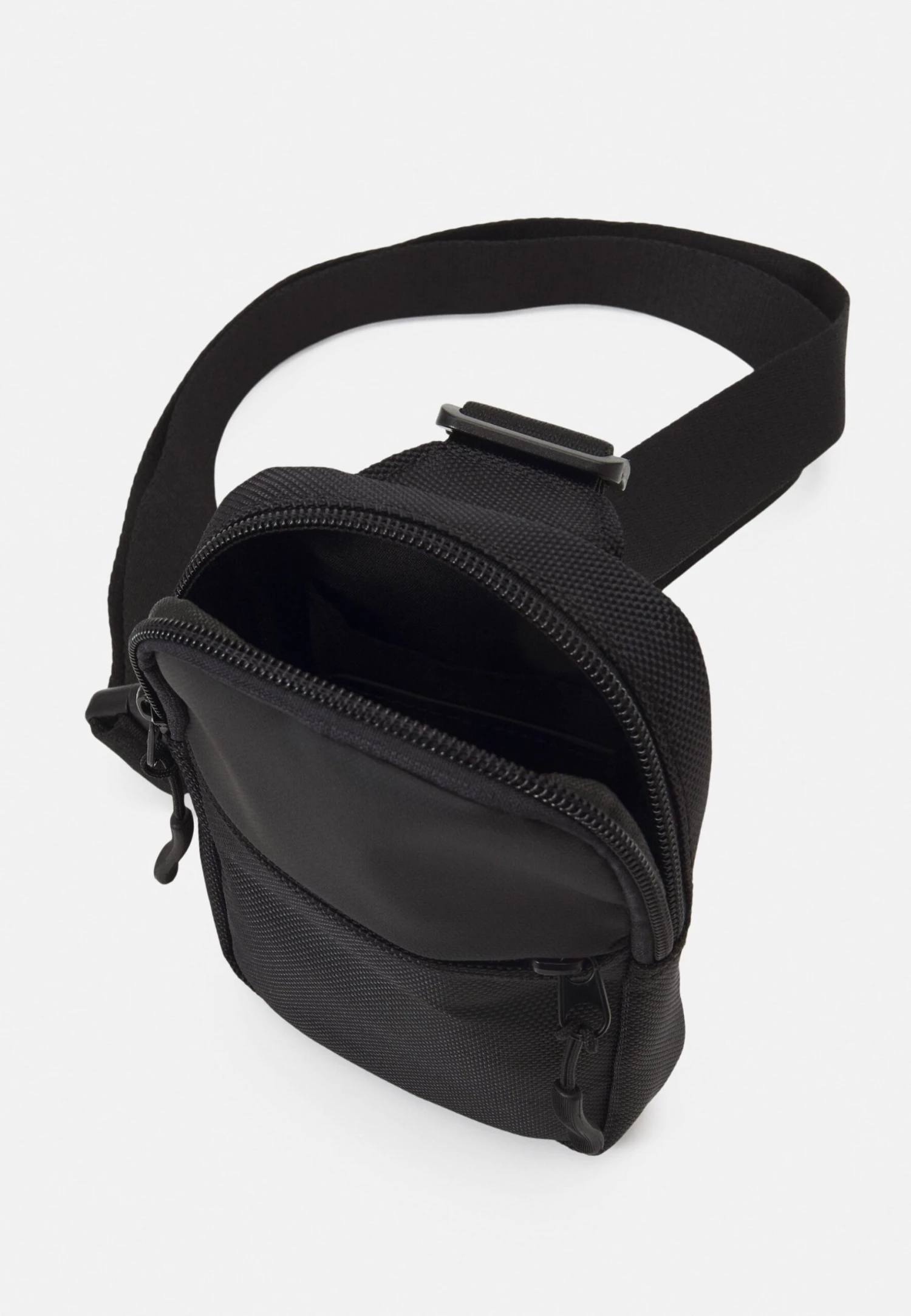 Pier One Unisex - Bum Bag - Black 5 Pier One Unisex - Bum Bag - Black - Image 3