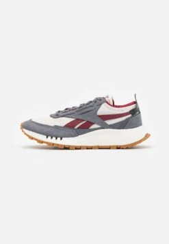 Reebok Classic Cl Legacy Unisex - Trainers - Cold Grey/Chalk/Classic Burgundy