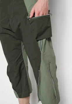Volador Pants - Cargo Trousers - Braun/Green -Stock X e4b43df53cac4333a7b4d8710757576e