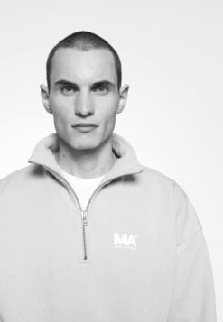 Sweatshirt - Rugby Tan -Stock X e5243b581d0942d9afb78b8067349950