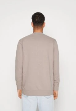 Jack & Jones Jorcapital Crew Neck - Sweatshirt - Atmosphere -Stock X e7b4f904096541699f634cb46fbed957