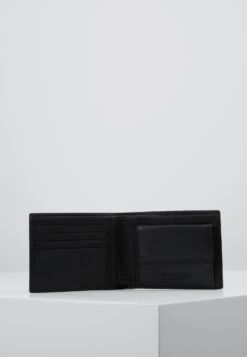 Valentino Bags Wallet - Nero -Stock X e80743f9a86a4f4d8de52a655d23d029