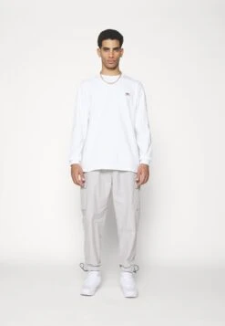 Nike Sportswear M90 Oc Pk1 Lbr - Long Sleeved Top - White -Stock X e8d3b3f9e1094f1fab77d562e88defa3