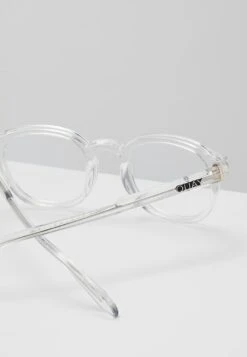 QUAY AUSTRALIA Walk On Blue Light - Blue Light Glasses - Clear -Stock X e8f922cc3c09499c90dccfda9ddd7e67