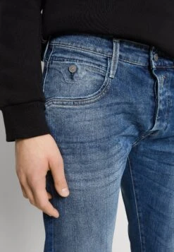 Replay Jimi - Straight Leg Jeans - Medium Blue -Stock X e974ad64235347738b2ee6735f3d1854