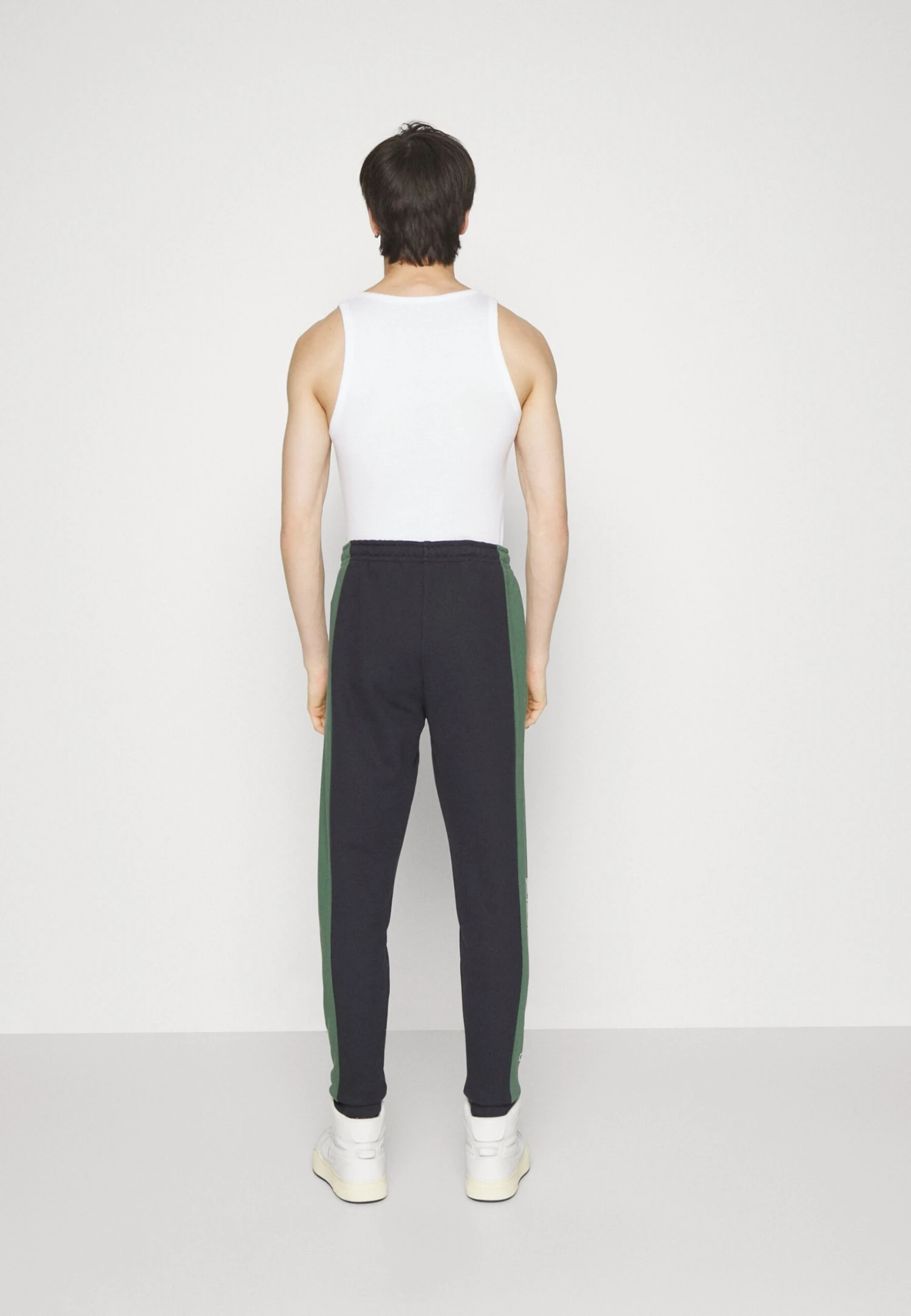 Lacoste Unisex - Tracksuit Bottoms - Abysm/Sequoia 5 Lacoste Unisex - Tracksuit Bottoms - Abysm/Sequoia - Image 3