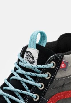 Vans High-Top Trainers - Black/Orange -Stock X eec58972a22c4fac9eb06a53a202610c