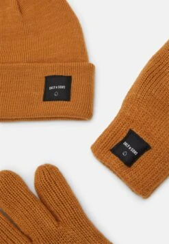 Only & Sons Onsxbox Gloves Beanie Unisex Set - Gloves - Camel -Stock X f16a97743f294baf8de7b87ee3de8097
