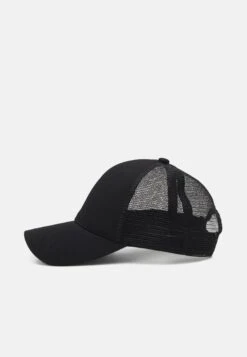 Pier One Unisex - Cap - Black -Stock X f2e67ede32f94d8eb3bdba2b22bf4789