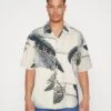 BDG Urban Outfitters Leaf- Shirt - Ecru