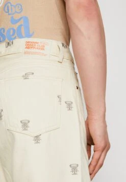 Dr. Denim Omar - Relaxed Fit Jeans - Bone Happy Hour -Stock X f36fa5f364ba4a6fbc92088556b69327