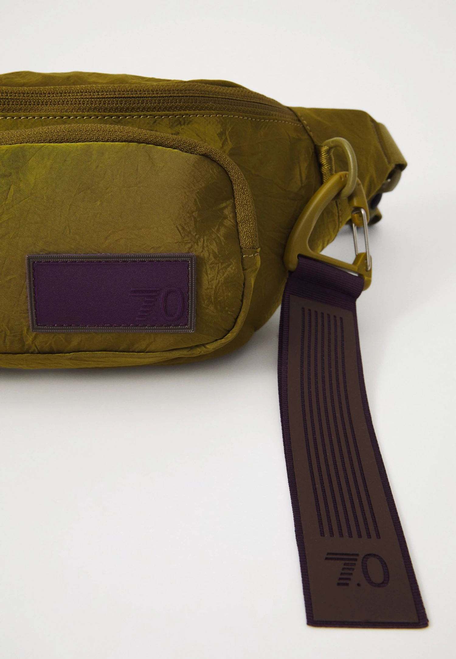 EA7 Emporio Armani TRAIN 7.0 WAISTBAG UNISEX - Bum Bag - Fir Green 6 EA7 Emporio Armani TRAIN 7.0 WAISTBAG UNISEX - Bum Bag - Fir Green - Image 4