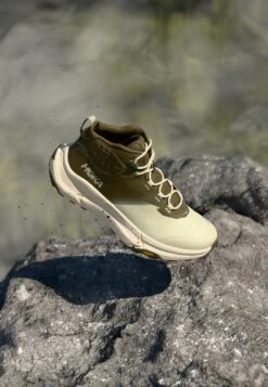 Hoka TRANSPORT GTX - Hiking Shoes - Spruce Green/oyster Mushroom