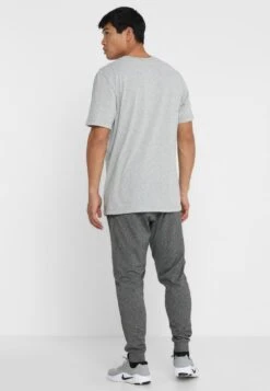 Nike Performance Dry Tee Crew Solid - Sports T-Shirt - Dk Grey Heather -Stock X f42d81c399ae46b399a4ee564dc0cfb5