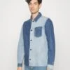 Les Deux Layton Contrast Hybrid Shirt - Shirt - Medium/Antique Blue Wash