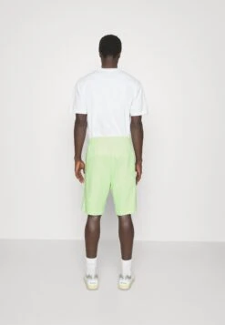EA7 Emporio Armani Bermuda - Shorts - Light Green 9 EA7 Emporio Armani Bermuda - Shorts - Light Green -Stock X f608192f501f486f80f3c8f3054a3a6a