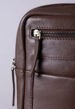 MESSENGER EXPLORER - Cross Body Bag - Brown -Stock X f65d78df2ea245f89a5b30caad9b85cd