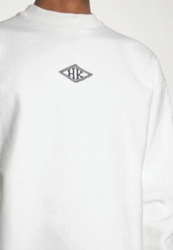 Han Kjøbenhavn Bulky Crew - Sweatshirt - Off White -Stock X f6bf9fe9a5164db293dc8030f10486b1