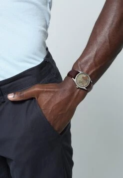 CHPO VINTAGE WORLD - Watch - Dark Brown -Stock X f7a3f92fedbb4a64b9550945a86dc1fa