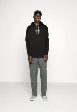 DC SHOES BASELINE - Sweatshirt - Black -Stock X f83115b2203747dc8255129e930dc211